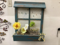 DECORATIVE "WINDOW BOX" PICTURE HOLDER