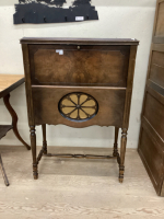 ANTIQUE MELATRON TUBE RADIO IN CABINET