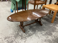 OVAL COFFEE TABLE - DARK WOOD