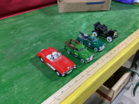 BOX W/4 SMALL CARS/TRUCKS