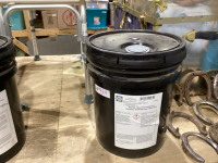 18.9 LITRE PAIL OF NAPA TRACTOR HYDRAULIC OIL