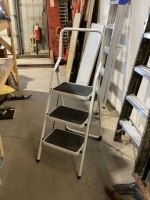 “LITE” 3 STEP LADDER