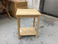 SMALL SIDE TABLE W/ BOTTOM SHELF