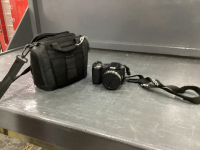 NIKON DIGITAL CAMERA W/ BAG