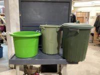 2 GREEN PLASTIC GARBAGE BINS + UTILITY TOTE W/HANDLES