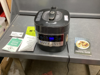 PAMPERED CHEF PRESSURE COOKER