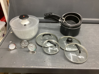 SALAD SPINNER, POTS W/LIDS