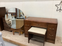 VINTAGE DRESSER VANITY W/MIRROR