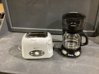 SUNBEAM 12 CUP COFFEE MAKER + BETTY CROCKER TOASTER