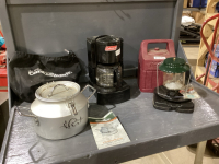 COLEMAN LANTERN, COLEMAN CAMP COFFEE MAKER, DU CAN COOKER