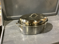 STAINLESS ROASTER WITH LID