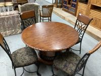 ROUND PEDESTAL TABLE