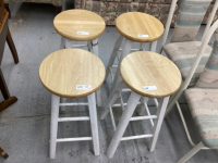 4 BAR STOOLS