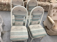 4 TABLE CHAIRS