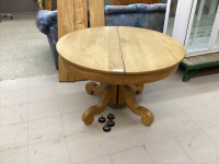 ANTIQUE ROUND DINING TABLE