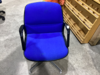 OFFICE SWIVEL CHAIR