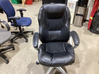 LEATHER OFFICE CHAIR