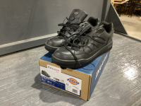 NEW IN BOX -DICKIES ATHLETIC SKATE SHOE SIZE 13