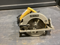 DEWALT CIRCULAR SAW 7 1/4”