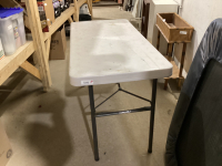 PLASTIC FOLDING TABLE - LIFETIME