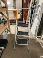 3 STEP STEPLADDER