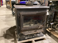 WOOD BURING STOVE W/ PIPE