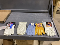 (5) PAIRS —1 PAIR WELDING GLOVES, 1 PAIR COTTON, 1 PAIR MITTS, 1 PAIR LINED GLOVES, 1 PAIR UNLINED DEER