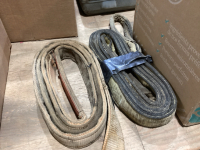 BOX WITH 6 TOW ROPES