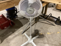 UPRIGHT FAN