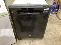 MAYTAG BUILT IN DISHWASHER