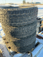 Set of 4 Avalanche truck tires