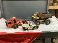 BOX W/ (3) VINTAGE TONKA TOYS - GRADER, DUMP TRUCK, JEEP