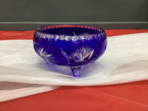 BLUE "IRENA" PINWHEEL CRYSTAL SMALL BOWL - 3-FOOTED