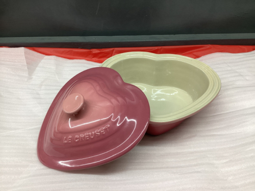 LE CREUSET HEART SHAPED CASSEROLE