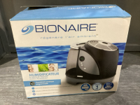 BIONAIRE COOL MIST HUMIDIFIER + FOLDING STOOL