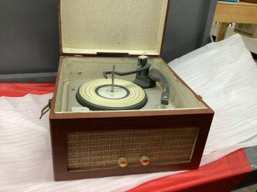 ANTIQUE SYMPHONIC PHONOGRAPH PLAYER