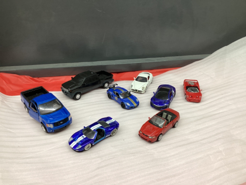 SMALL BOX OF COLLECTOR CARS/TRUCKS