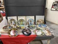LARGE BOX OF (15) COLLECTOR PLATES -
