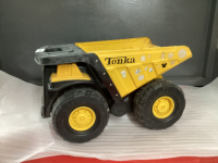 BIG TONKA DUMP TRUCK