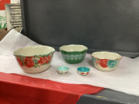 "PIONEER WOMAN" BOWLS & (2) NAPPIES