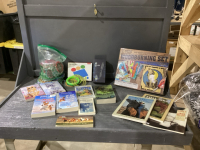 WOOD BURNING SET, HORSE INSTRUCTION BOOKS, BOOKS, 3D PEN + MAT + SUPPLIES