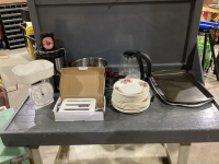 BOX W/BIG BOSS JUICER + BOX W/POT, SCALE, PASTA MAKER ATTACHMENT FOR STAND MIXER, 3 BAKING SHEETS, ELECTRIC KETTLE