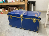 VINTAGE METAL CHEST