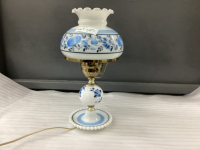 VINTAGE ELECTRIC LAMP