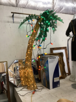LARGE LIGHTED PALM TREE