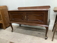 VINTAGE SIDEBOARD - HAS BROKEN LEG IN BACK (PIECE IS THERE)
