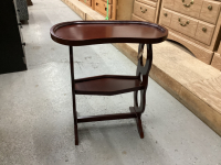 SIDE TABLE W/ LOWER SHELF