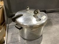 PRESTO #7 PRESSURE CANNER