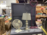 3 ITEMS - TABLETOP FAN, LAMP + HEART STAND