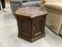 VINTAGE END TABLE - 6 SIDED